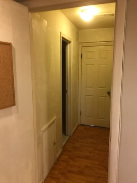 Hallway to main house - 4908 Sideburn Rd