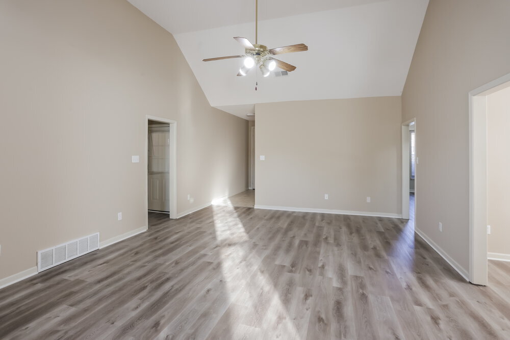 Building Photo - 1129 Red Fern Cir E