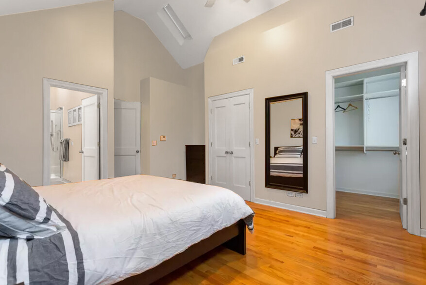 Master Bedroom - 1814 N Sheffield Ave