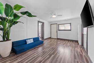 Building Photo - 2536 Burlington Ave N