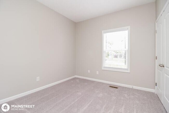 Building Photo - 246 Slow Waters Dr