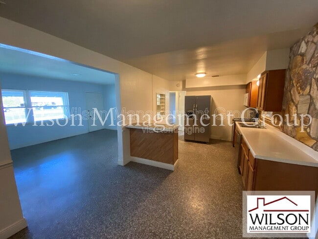 Building Photo - 2606 Aloma Ave