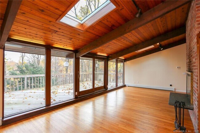 Building Photo - 361 Mill Rd