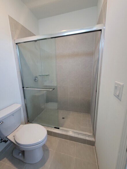 Master Bathroom - 28726 SW 132nd Ct