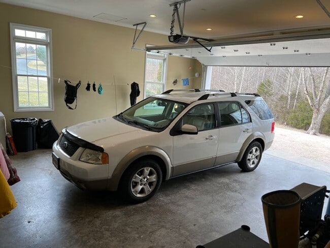 Building Photo - Single Family Home with Breathtaking Views