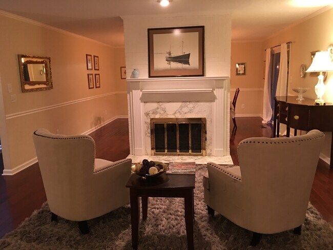 Building Photo - 685 Donald Ross Dr