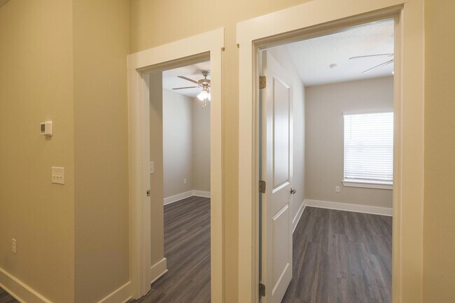 Building Photo - 298 Date Palm Ln