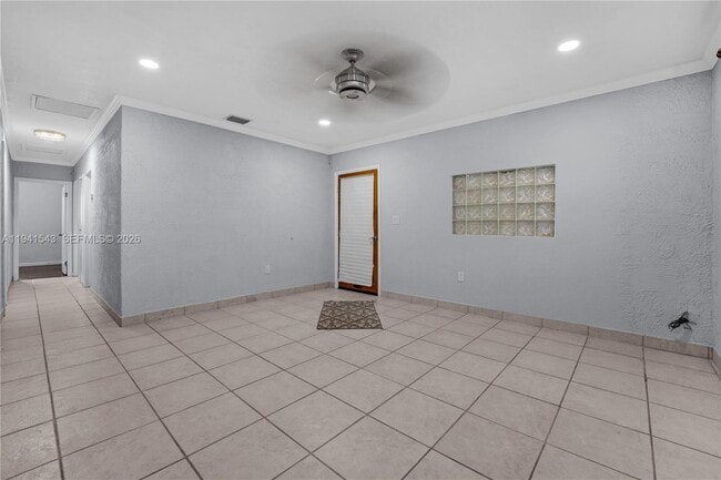 Building Photo - 801 N 70th Ave