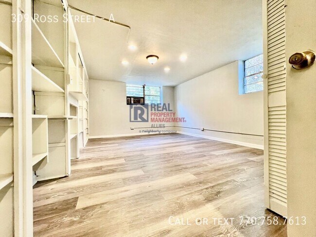 Building Photo - 309 Ross St NE