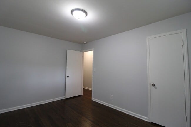 Building Photo - 3 Bedroom House in Overland Park