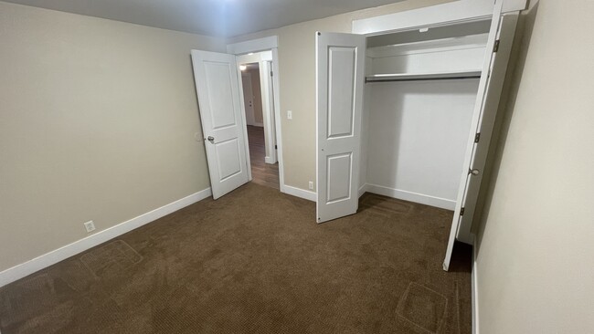 Building Photo - UNIT 525