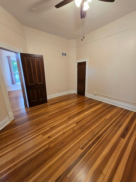 Front Bedroom_01 - 607 Harrison Ave