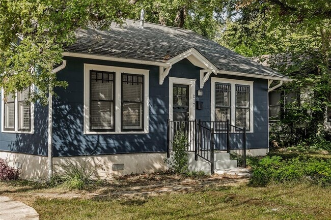 Building Photo - 217 Leland St
