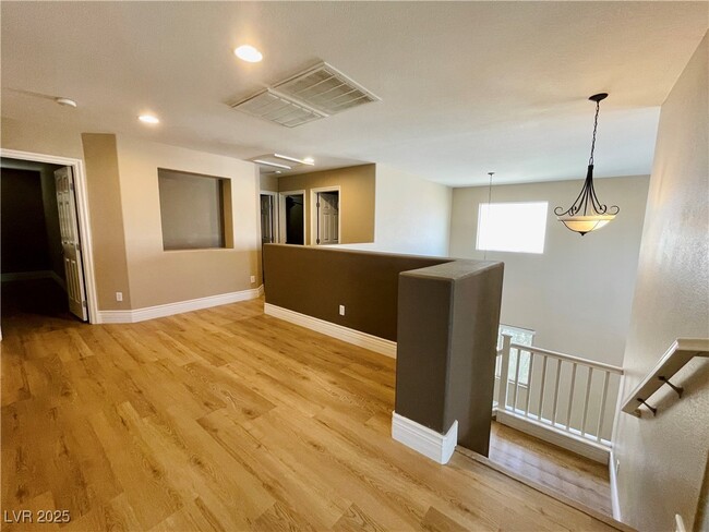 Building Photo - 21 Tall Ruff Dr