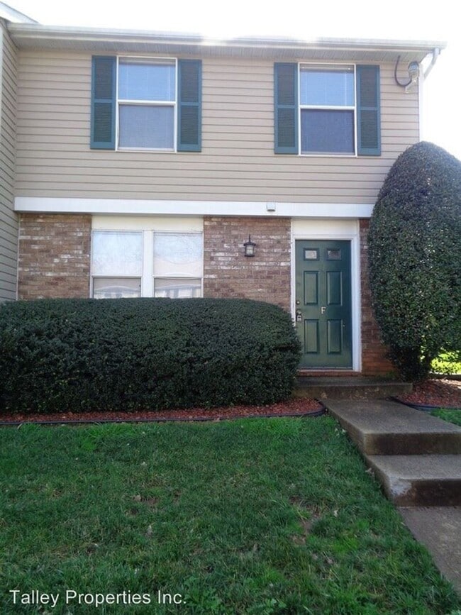 Building Photo - 9620 Vinca Cir