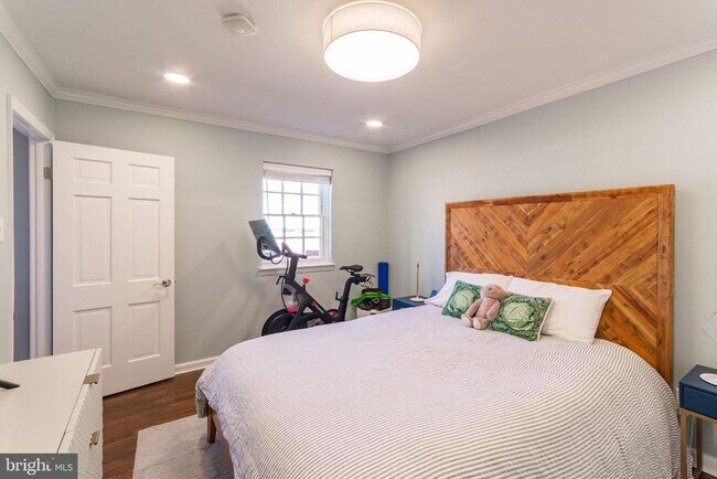 Building Photo - 1230 Rodman St