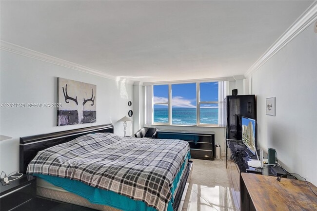 Building Photo - 3180 S Ocean Dr