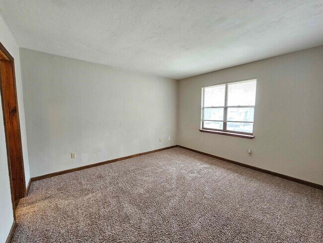 Building Photo - 2917 Woodrich Dr