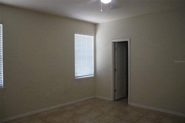 Building Photo - 3222 Hopewell Dr
