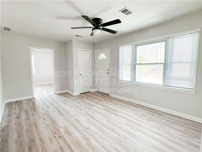 Building Photo - 6132 Lynne Cir SW