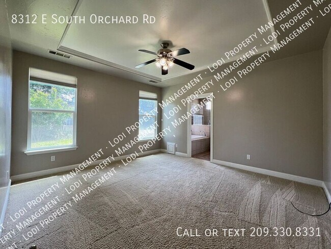 Building Photo - 8312 E Orchard Rd