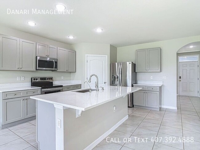 Building Photo - 3975 Silverstream Terrace