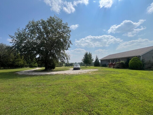 Building Photo - 13929 Harrison Rd
