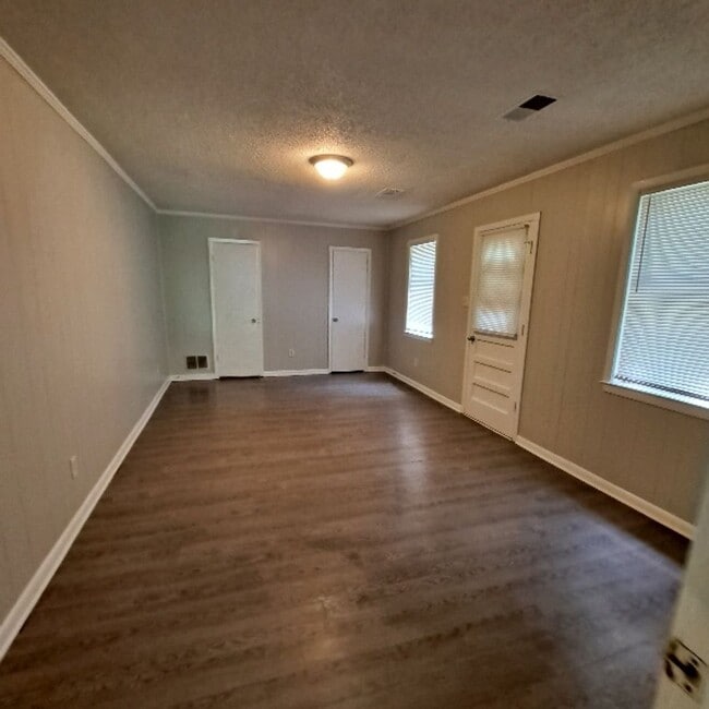 Building Photo - 837 Carrolton Rd