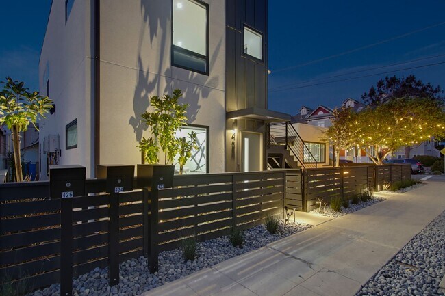Building Photo - 426-426 Arbor Dr