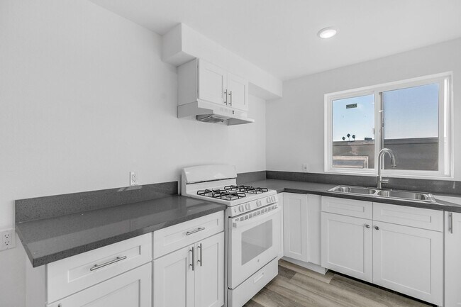 Building Photo - 2837 San Marino St