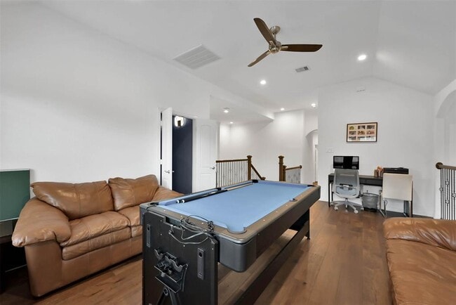 Building Photo - 51 Sandwell Place