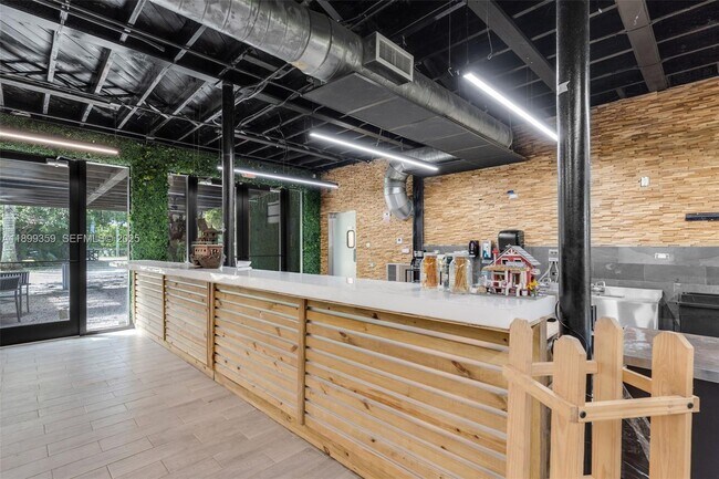 Building Photo - 23175 Naranja Rd