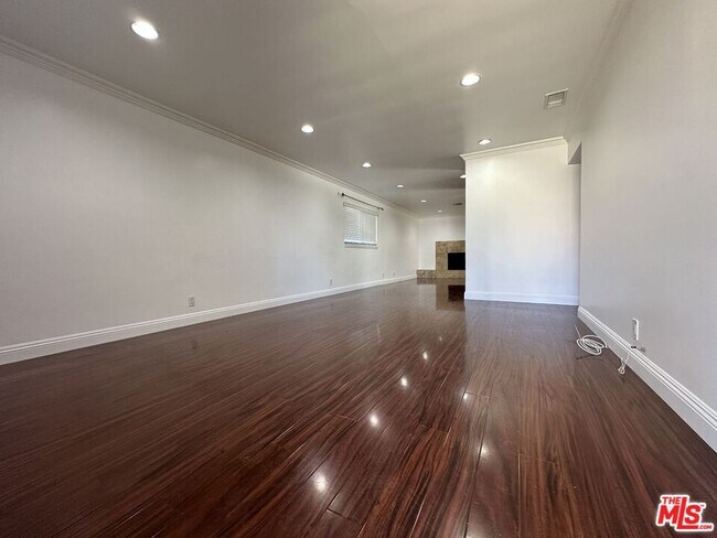 Building Photo - 7924 Peachtree Ave