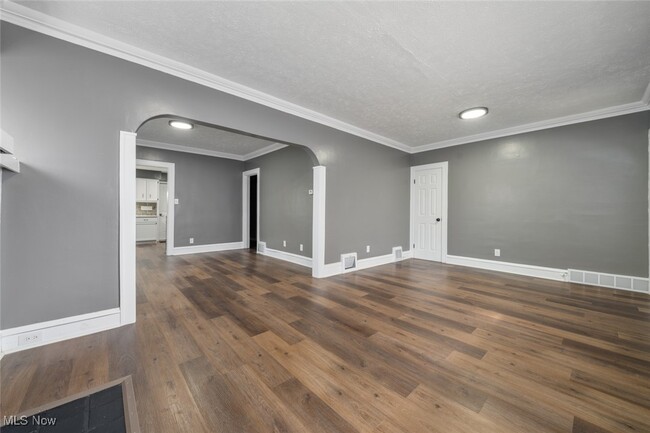 Building Photo - 3904 Ardmore Ave