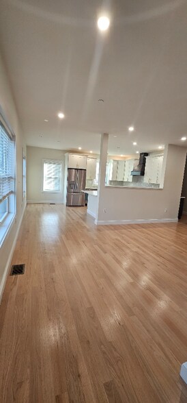 Building Photo - 17 Hadley Pl