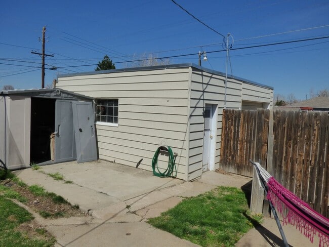Building Photo - $0 DEPOSIT OPTION! Beautifully Upgraded 3-Bed Ranch with Basement, Remodeled Bath, and Ideal Loca...