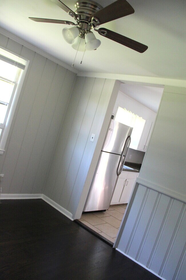 Building Photo - Rivergate Mall!! 3 Bedrooms / 1 Bathroom Renovated!