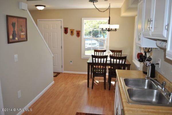 Building Photo - 313 Charles St