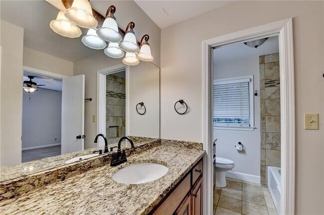 Building Photo - 478 Dorsey Cir SW