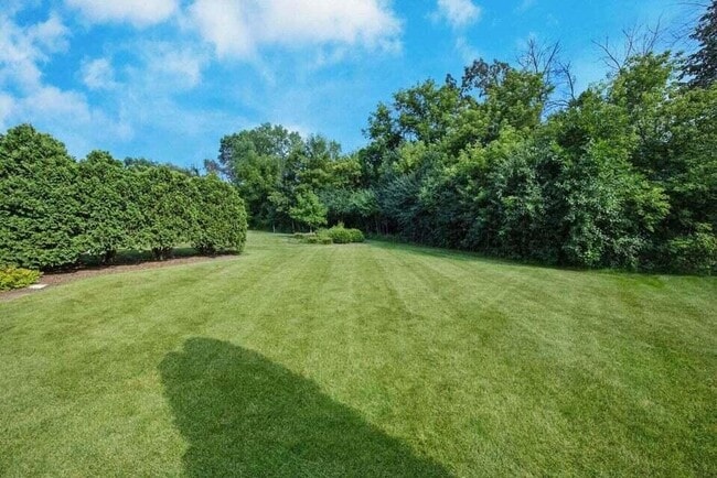 Building Photo - W162N5492 Westwind Dr