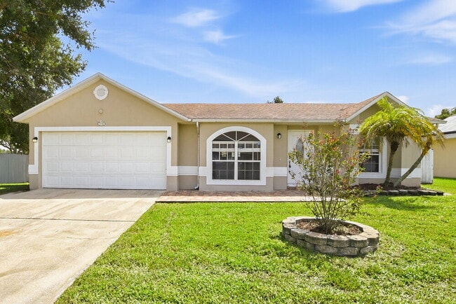 Building Photo - 2702 Woodstream Cir