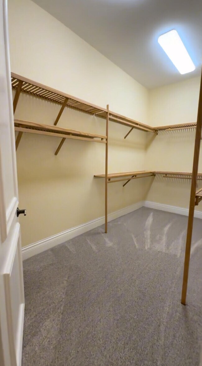Building Photo - 9407 Bridgebrook Dr