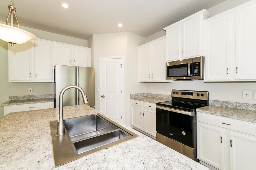 Building Photo - 18424 Hunters Meadow Walk
