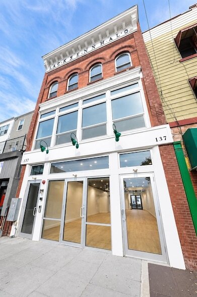 Building Photo - 137 Monticello Ave