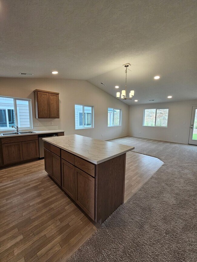 Building Photo - Brand New 2 Bed / 2 Bath Duplexes – Built in 2026