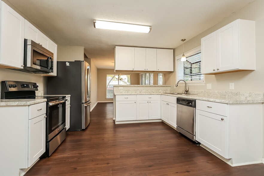 Building Photo - 609 Steven Dr