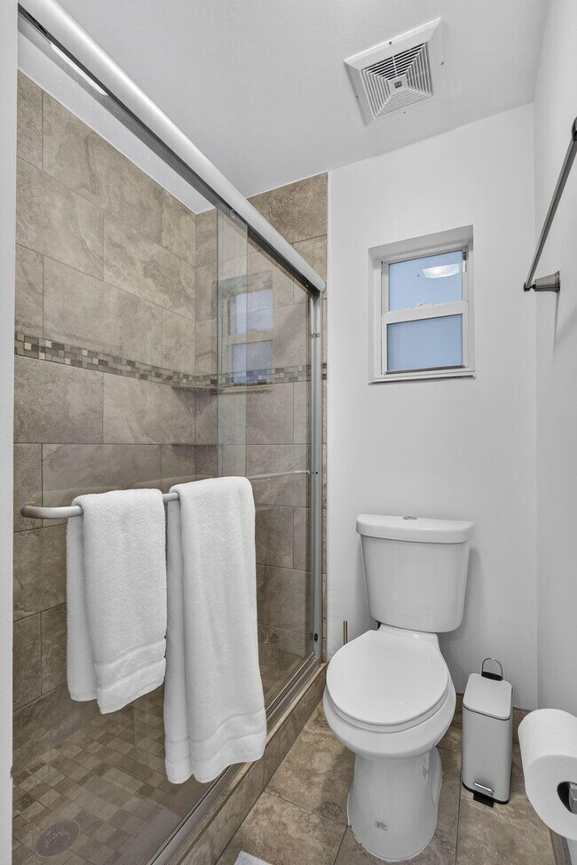 Building Photo - 11760 Inverness Cir