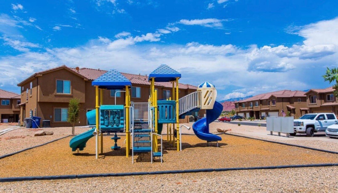 Building Photo - 2501 Bella Vista Drive