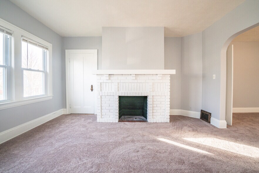 Building Photo - 2085 Marlowe Ave