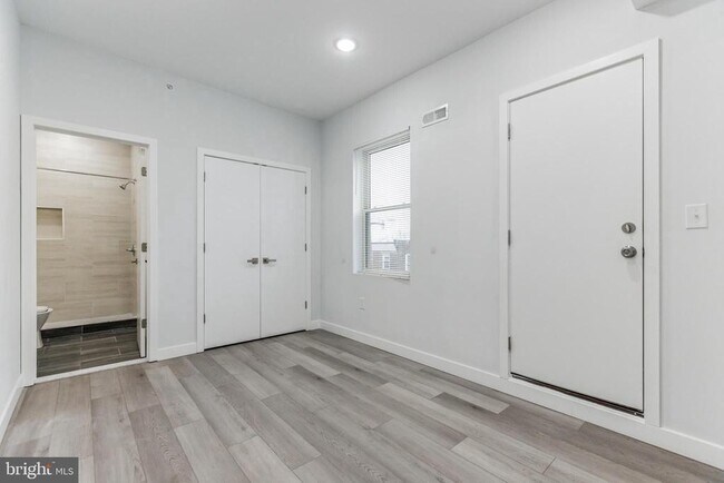 Building Photo - 2301 N 6th St